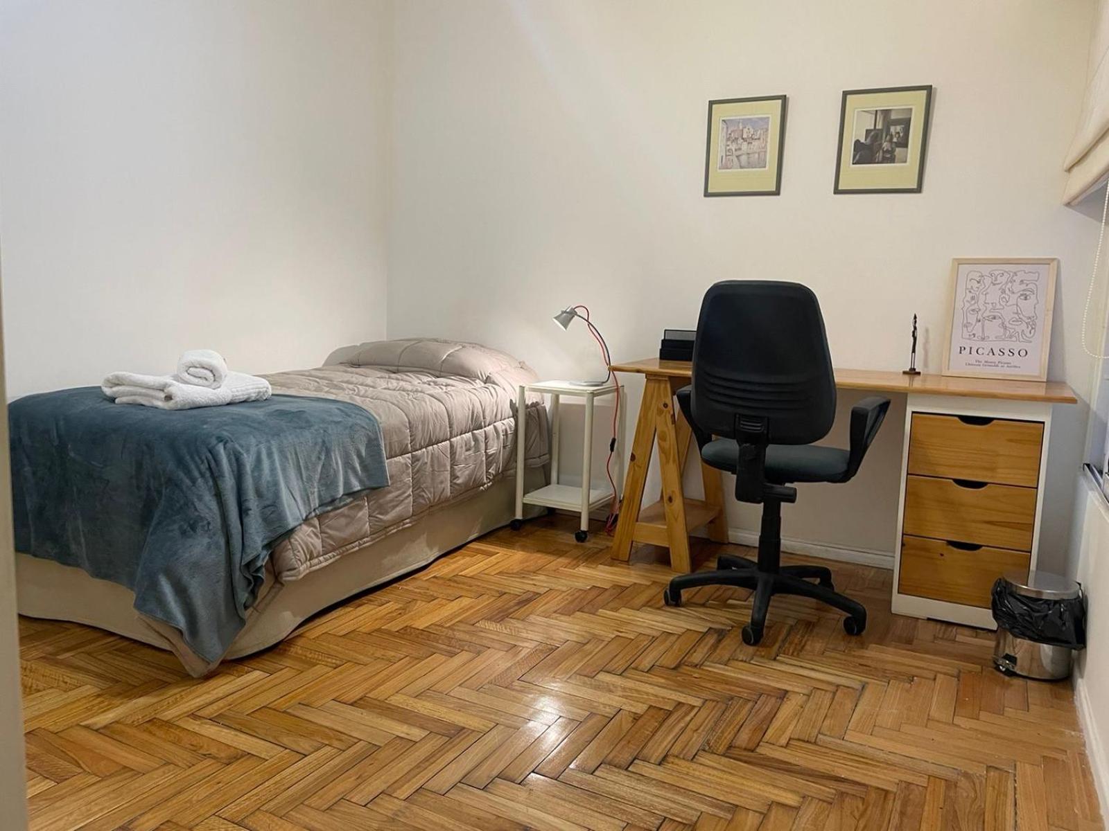 Amplio Departamento En Crespo Apartamento
